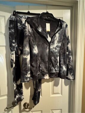 Tie-Dye Black & White Zip Hoodie Set